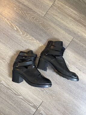 Dolce Vita Black Cutout Strap Ankle Boots spike bottoms